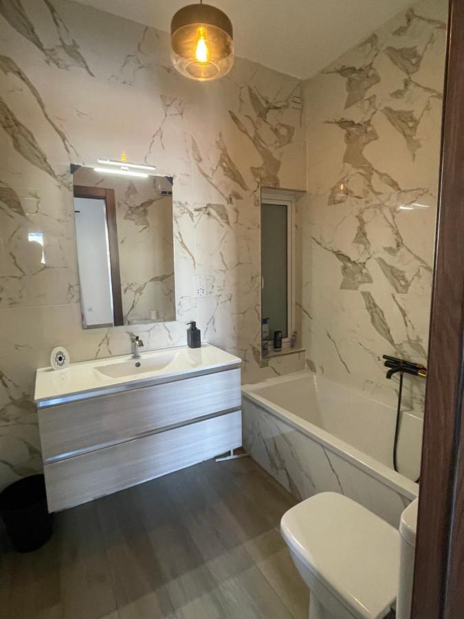 Airport Accommodation Bedroom With Bathroom Self Check In And Self Check Out Air-Condition Included Mqabba Exterior foto
